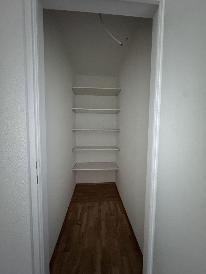 Prenájom bytu 3-izbový 81 m², Römerstr. 3, Rottweil, Bádensko-Wurttembersko Prenájom bytu 3-izbový 81 m², Römerstr. 3, Rottweil, Bádensko-Wurttembersko