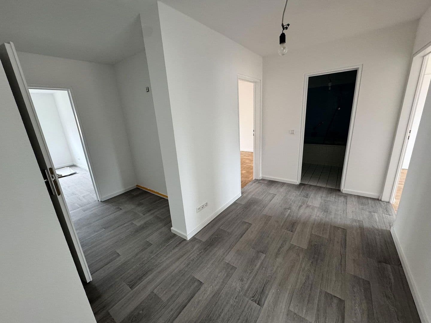 Prenájom bytu 3-izbový 81 m², Römerstr. 3, Rottweil, Bádensko-Wurttembersko Prenájom bytu 3-izbový 81 m², Römerstr. 3, Rottweil, Bádensko-Wurttembersko