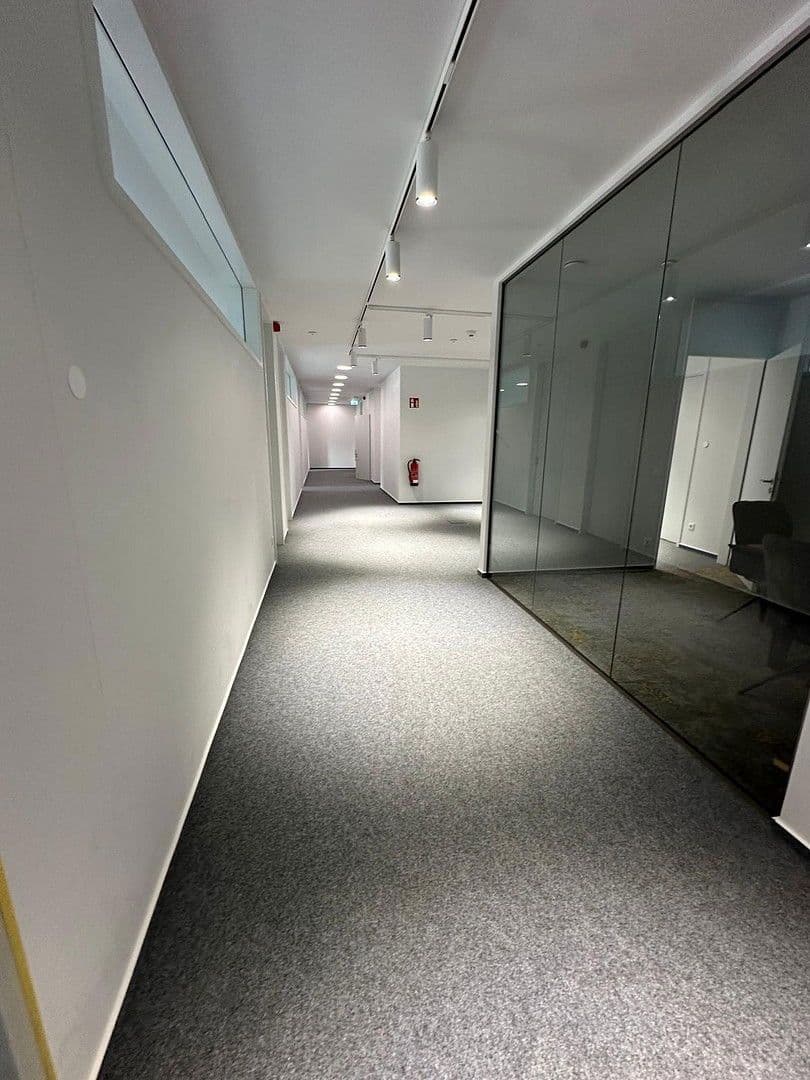 Prenájom kancelárie 300 m², Friedhofstr. 171, Bielefeld, Severné Porýnie - Westfálsko Prenájom kancelárie 300 m², Friedhofstr. 171, Bielefeld, Severné Porýnie - Westfálsko