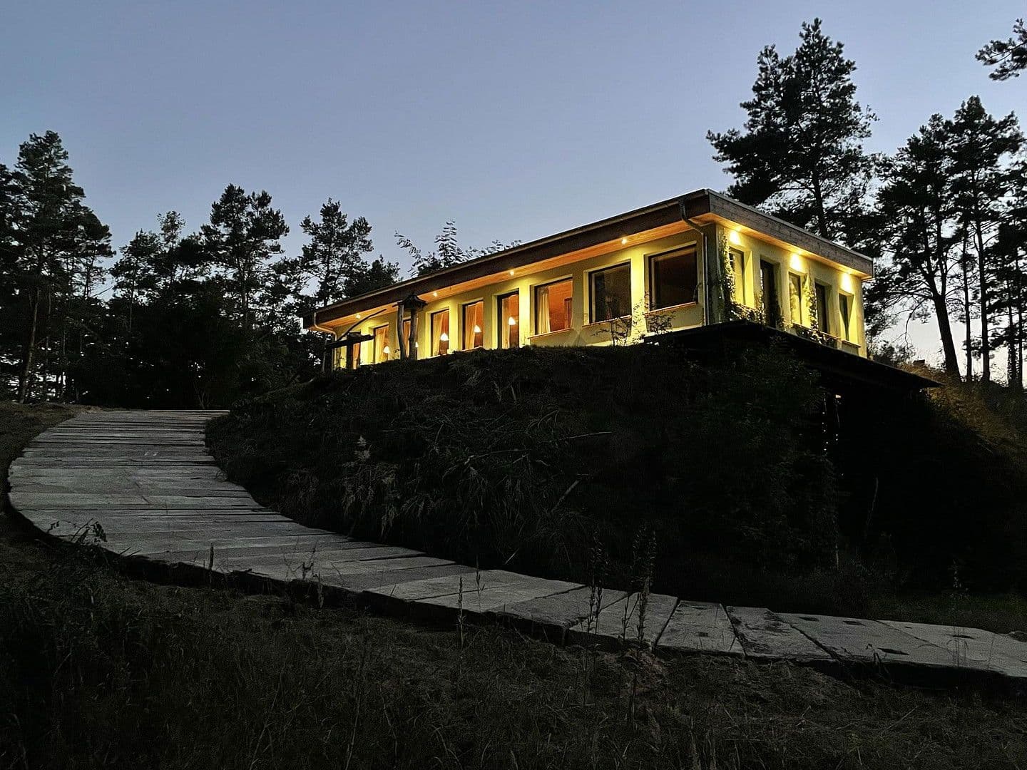 Predaj domu 620 m², pozemek 7.500 m², Lindenstraße 15, Neuhardenberg, Brandenbursko Predaj domu 620 m², pozemek 7.500 m², Lindenstraße 15, Neuhardenberg, Brandenbursko