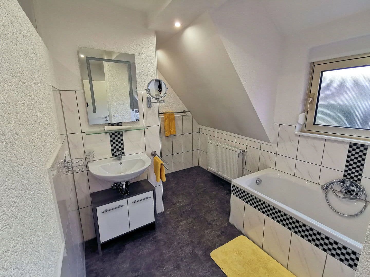 Predaj domu 127 m², pozemek 189 m², Bexbach, Sársko Predaj domu 127 m², pozemek 189 m², Bexbach, Sársko