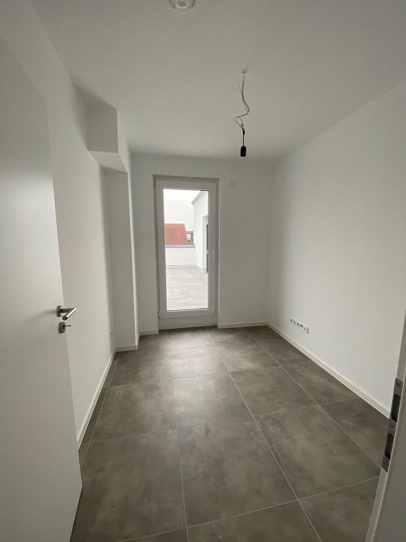 Prenájom bytu 5-izbový 134 m², Langendiebacher Str. 49, Erlensee, Hesensko Prenájom bytu 5-izbový 134 m², Langendiebacher Str. 49, Erlensee, Hesensko