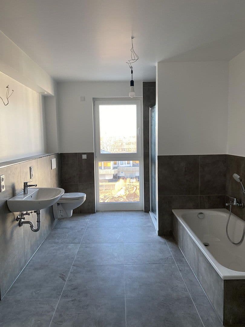 Prenájom bytu 5-izbový 134 m², Langendiebacher Str. 49, Erlensee, Hesensko Prenájom bytu 5-izbový 134 m², Langendiebacher Str. 49, Erlensee, Hesensko