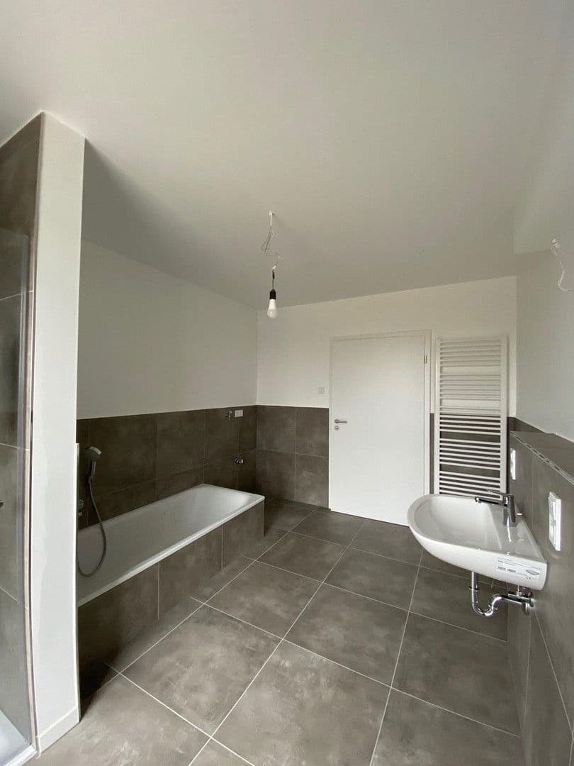 Prenájom bytu 5-izbový 134 m², Langendiebacher Str. 49, Erlensee, Hesensko Prenájom bytu 5-izbový 134 m², Langendiebacher Str. 49, Erlensee, Hesensko