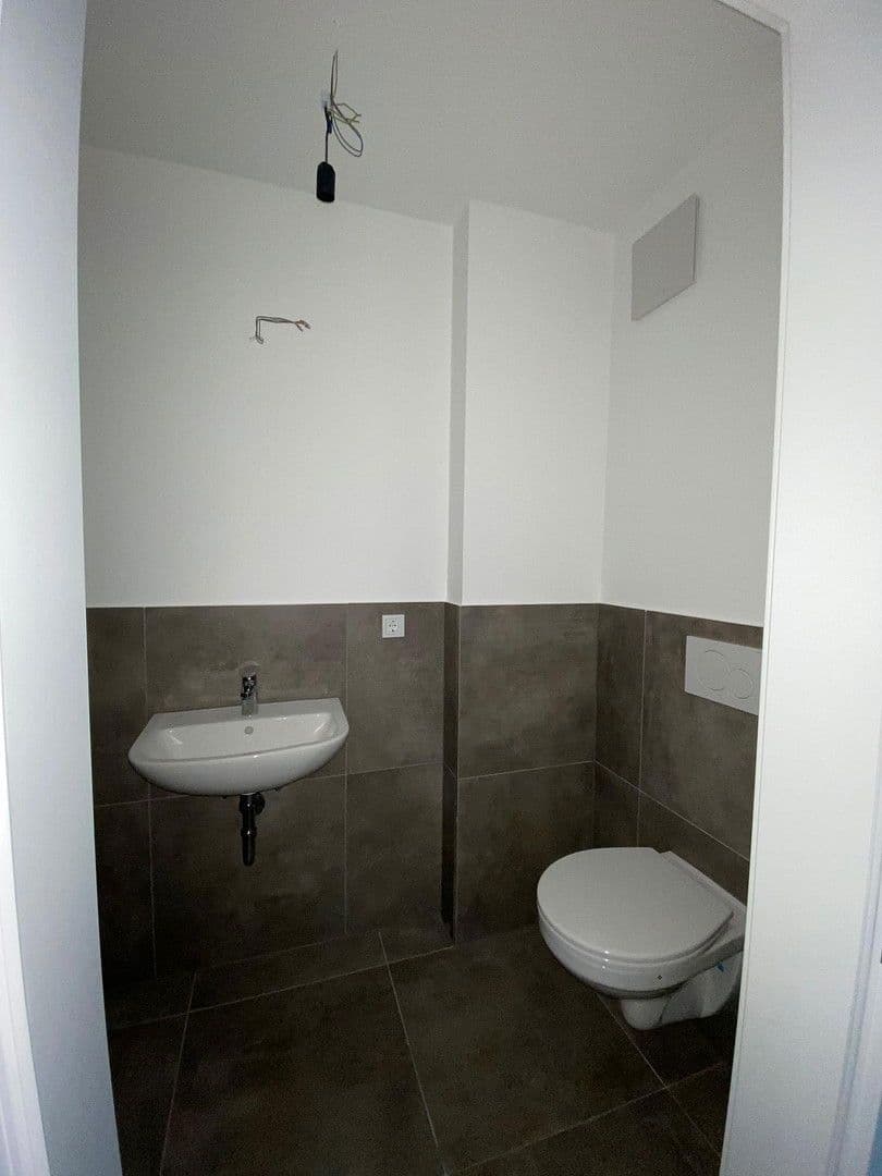 Prenájom bytu 5-izbový 134 m², Langendiebacher Str. 49, Erlensee, Hesensko Prenájom bytu 5-izbový 134 m², Langendiebacher Str. 49, Erlensee, Hesensko