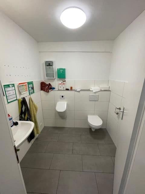 Prenájom nebytového priestoru 1.500 m², Braunschweiger Heerstr. 57, Celle, Dolné Sasko Prenájom nebytového priestoru 1.500 m², Braunschweiger Heerstr. 57, Celle, Dolné Sasko