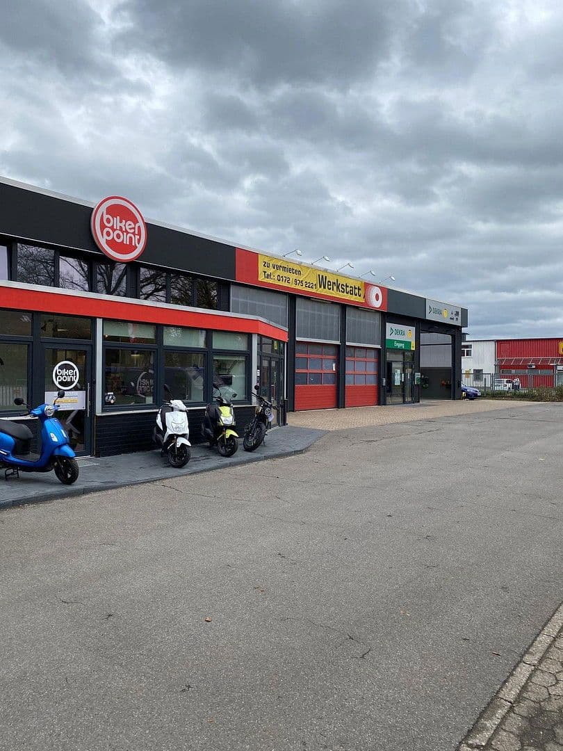 Prenájom nebytového priestoru 1.500 m², Braunschweiger Heerstr. 57, Celle, Dolné Sasko Prenájom nebytového priestoru 1.500 m², Braunschweiger Heerstr. 57, Celle, Dolné Sasko