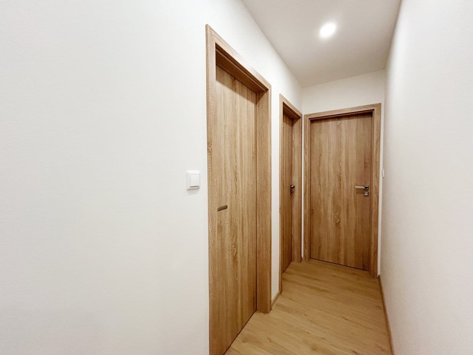 Prenájom bytu 4-izbový 84 m², Strašnická, Praha, Praha Prenájom bytu 4-izbový 84 m², Strašnická, Praha, Praha