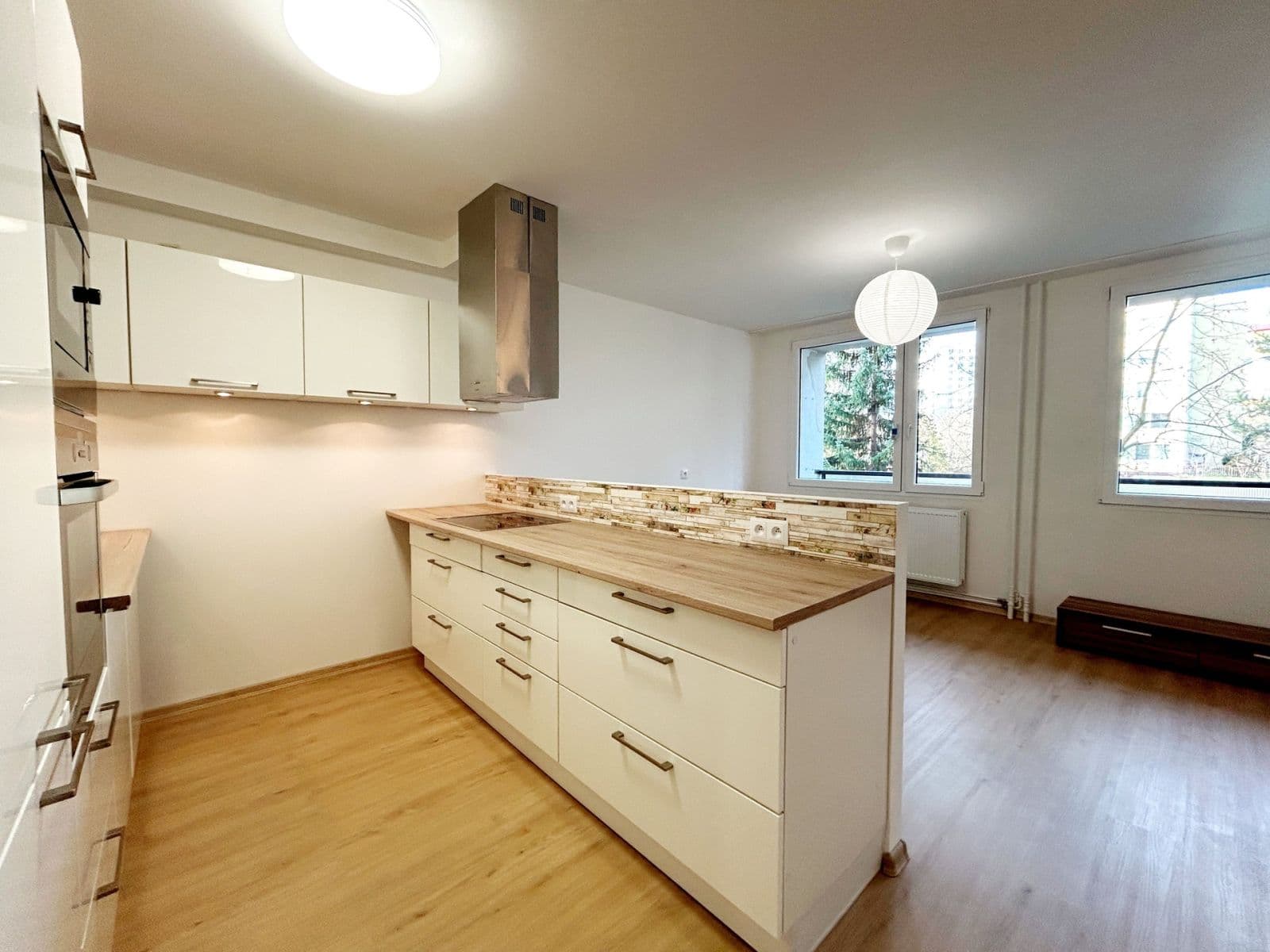 Prenájom bytu 4-izbový 84 m², Strašnická, Praha, Praha Prenájom bytu 4-izbový 84 m², Strašnická, Praha, Praha