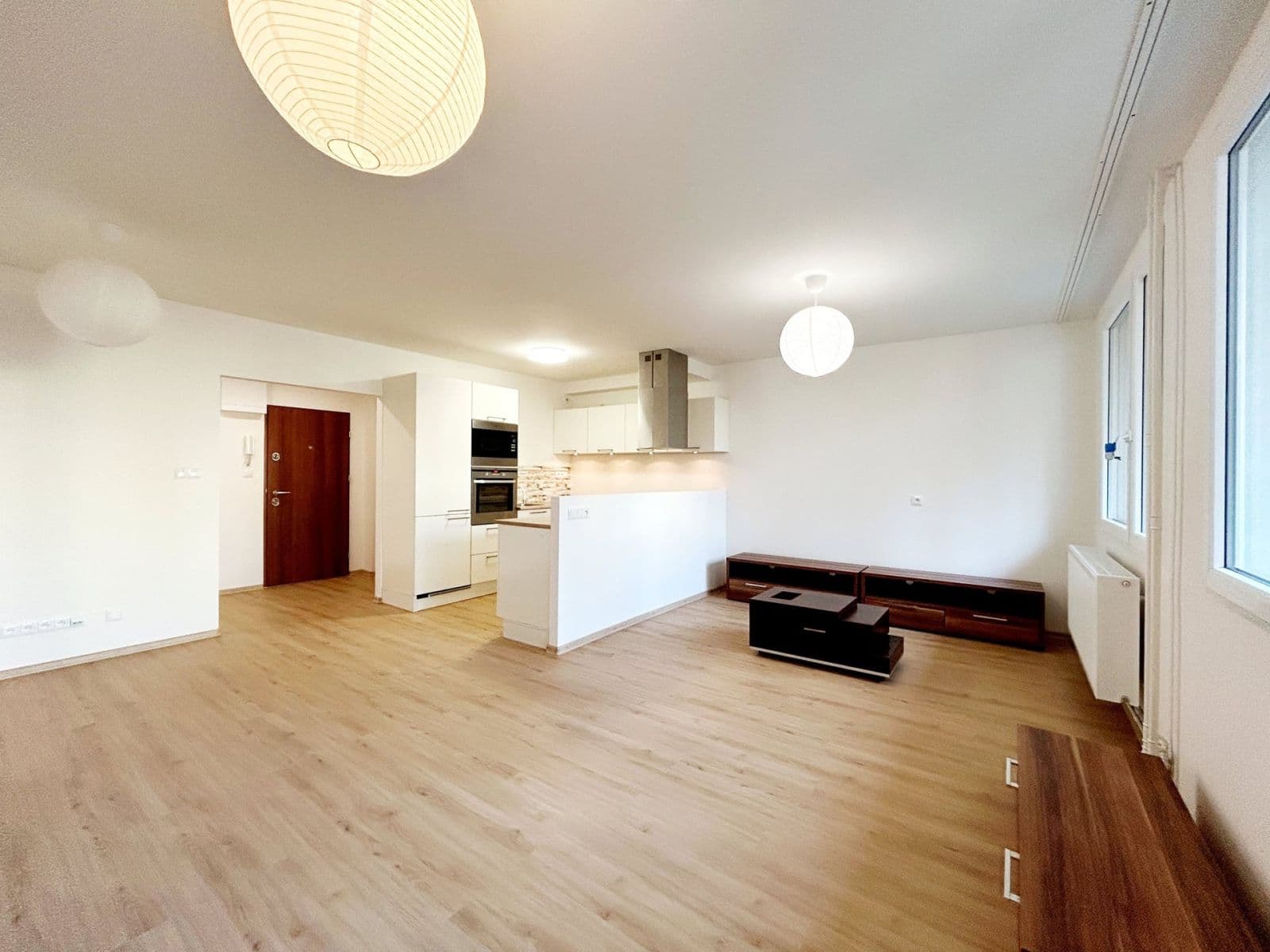 Prenájom bytu 4-izbový 84 m², Strašnická, Praha, Praha Prenájom bytu 4-izbový 84 m², Strašnická, Praha, Praha