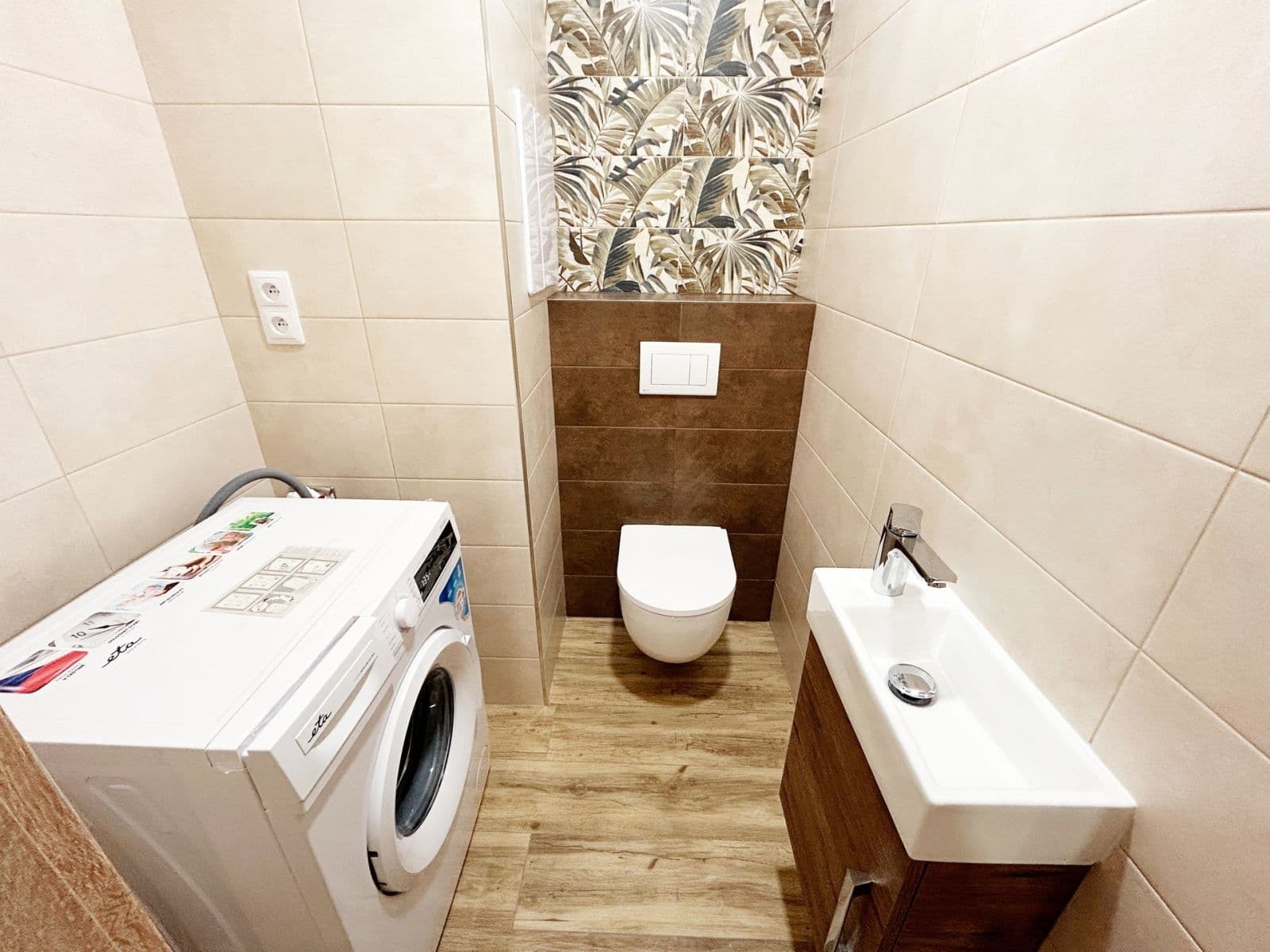 Prenájom bytu 4-izbový 84 m², Strašnická, Praha, Praha Prenájom bytu 4-izbový 84 m², Strašnická, Praha, Praha