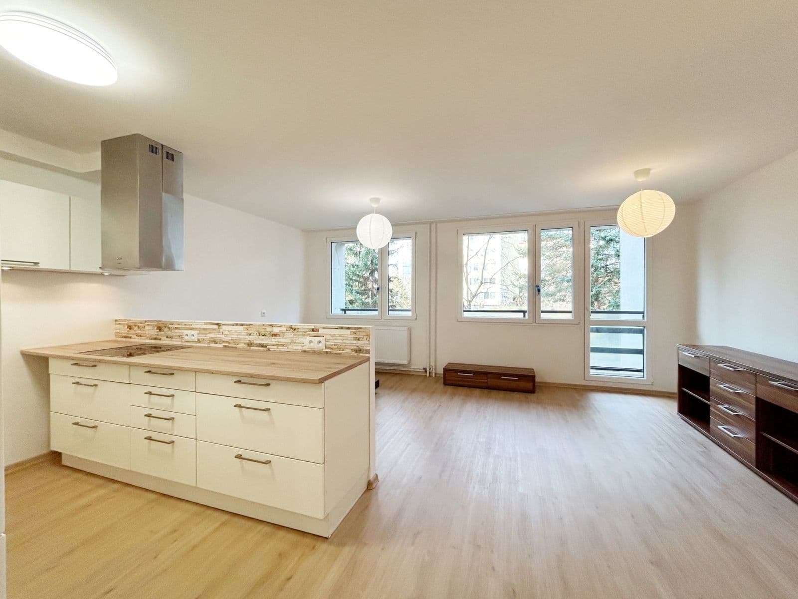 Prenájom bytu 4-izbový 84 m², Strašnická, Praha, Praha Prenájom bytu 4-izbový 84 m², Strašnická, Praha, Praha