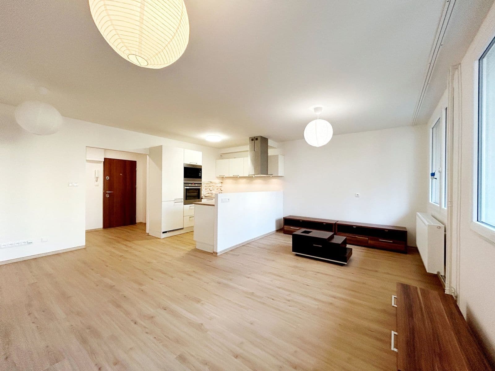 Prenájom bytu 4-izbový 84 m², Strašnická, Praha, Praha Prenájom bytu 4-izbový 84 m², Strašnická, Praha, Praha
