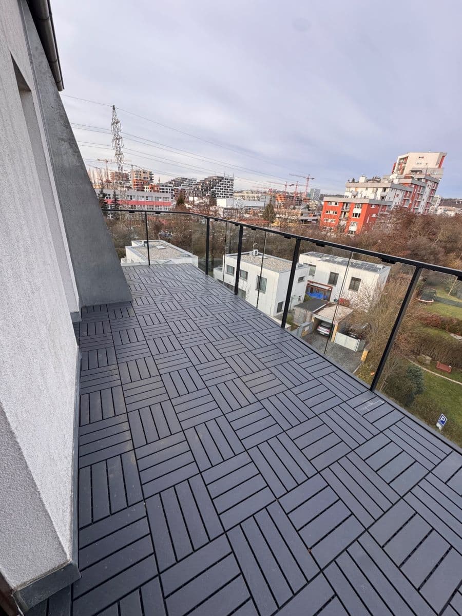 Prenájom bytu 3-izbový 83 m², Nademlejnská, Praha, Praha Prenájom bytu 3-izbový 83 m², Nademlejnská, Praha, Praha