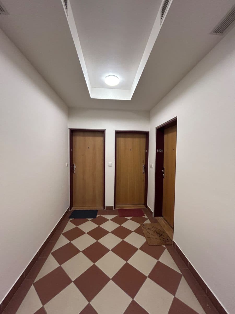 Prenájom bytu 2-izbový 120 m², Högerova, Praha, Praha Prenájom bytu 2-izbový 120 m², Högerova, Praha, Praha