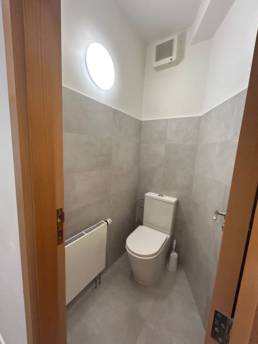 Prenájom bytu 2-izbový 120 m², Högerova, Praha, Praha Prenájom bytu 2-izbový 120 m², Högerova, Praha, Praha