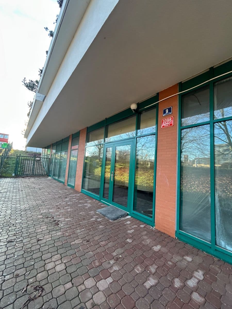 Prenájom bytu 2-izbový 120 m², Högerova, Praha, Praha Prenájom bytu 2-izbový 120 m², Högerova, Praha, Praha