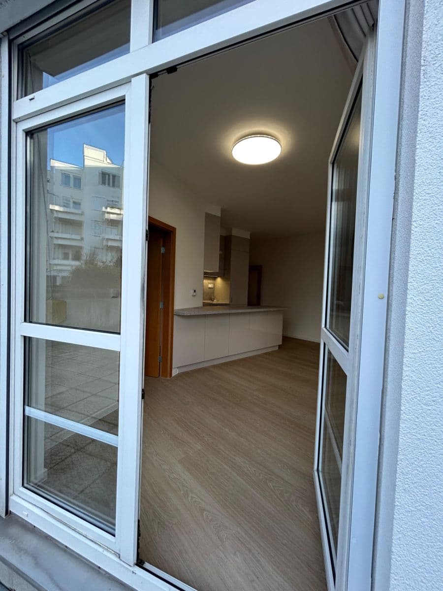 Prenájom bytu 2-izbový 120 m², Högerova, Praha, Praha Prenájom bytu 2-izbový 120 m², Högerova, Praha, Praha