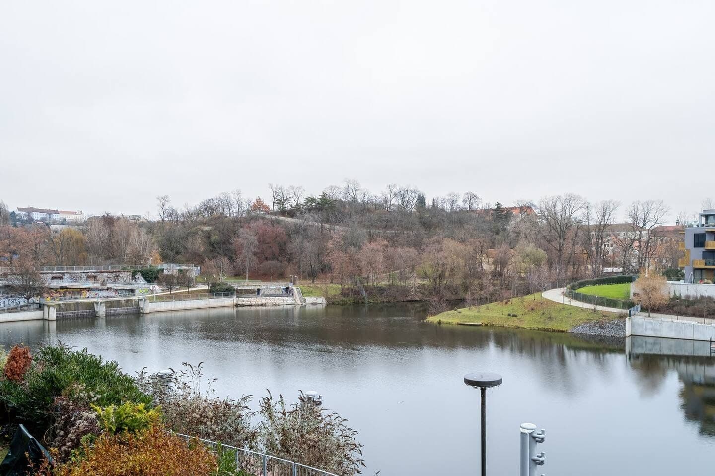 Prenájom bytu 94 m², Menclova, Praha, Praha Prenájom bytu 94 m², Menclova, Praha, Praha