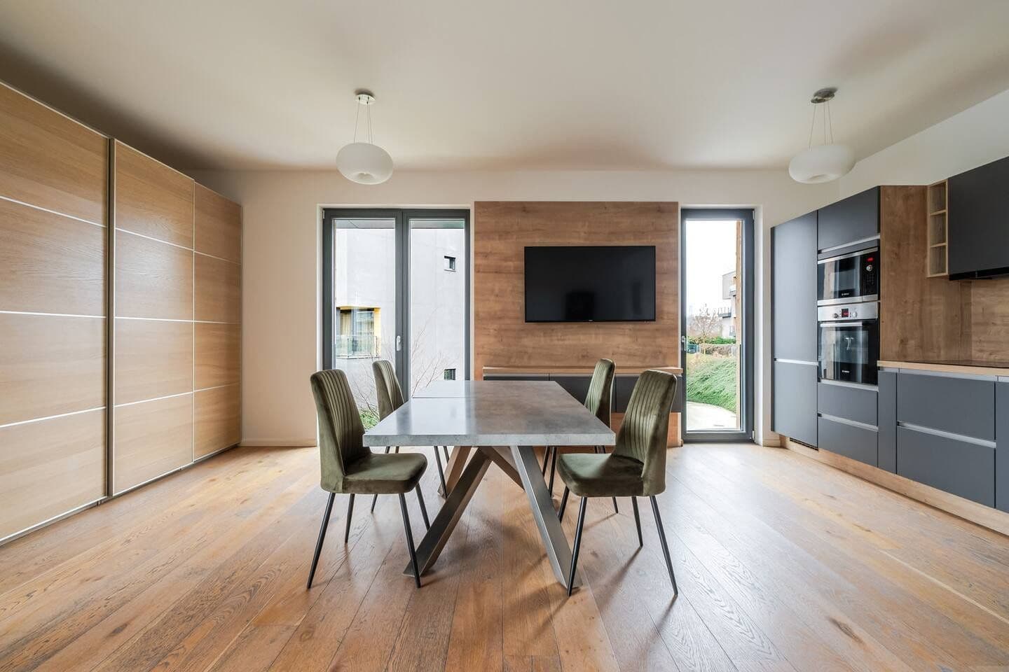 Prenájom bytu 94 m², Menclova, Praha, Praha Prenájom bytu 94 m², Menclova, Praha, Praha