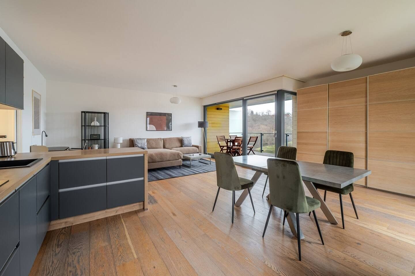 Prenájom bytu 94 m², Menclova, Praha, Praha Prenájom bytu 94 m², Menclova, Praha, Praha