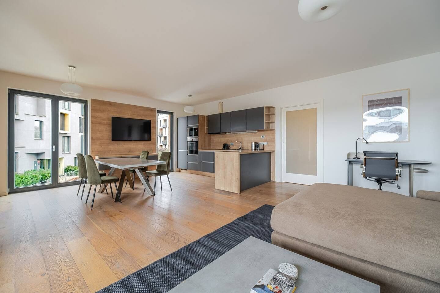 Prenájom bytu 94 m², Menclova, Praha, Praha Prenájom bytu 94 m², Menclova, Praha, Praha