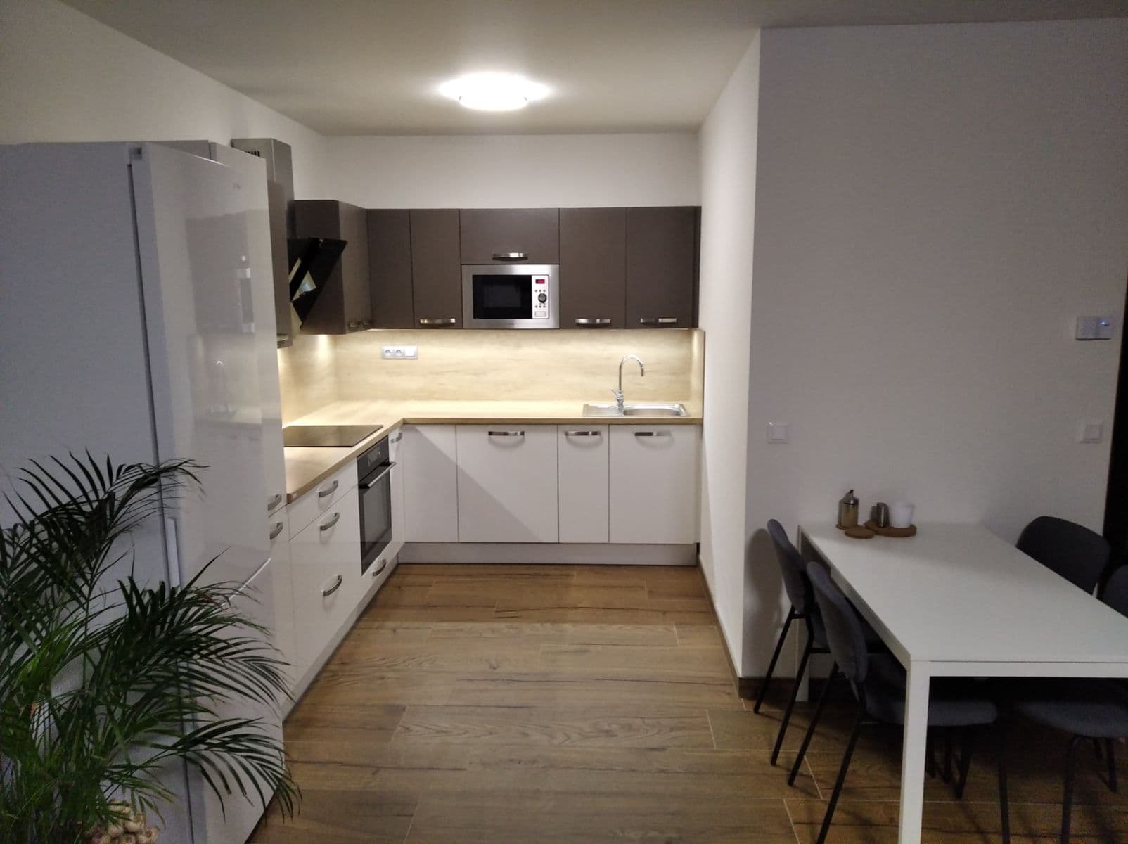 Prenájom bytu 2-izbový 60 m², Třída Jiřího Pelikána, Olomouc, Olomoucký kraj Prenájom bytu 2-izbový 60 m², Třída Jiřího Pelikána, Olomouc, Olomoucký kraj