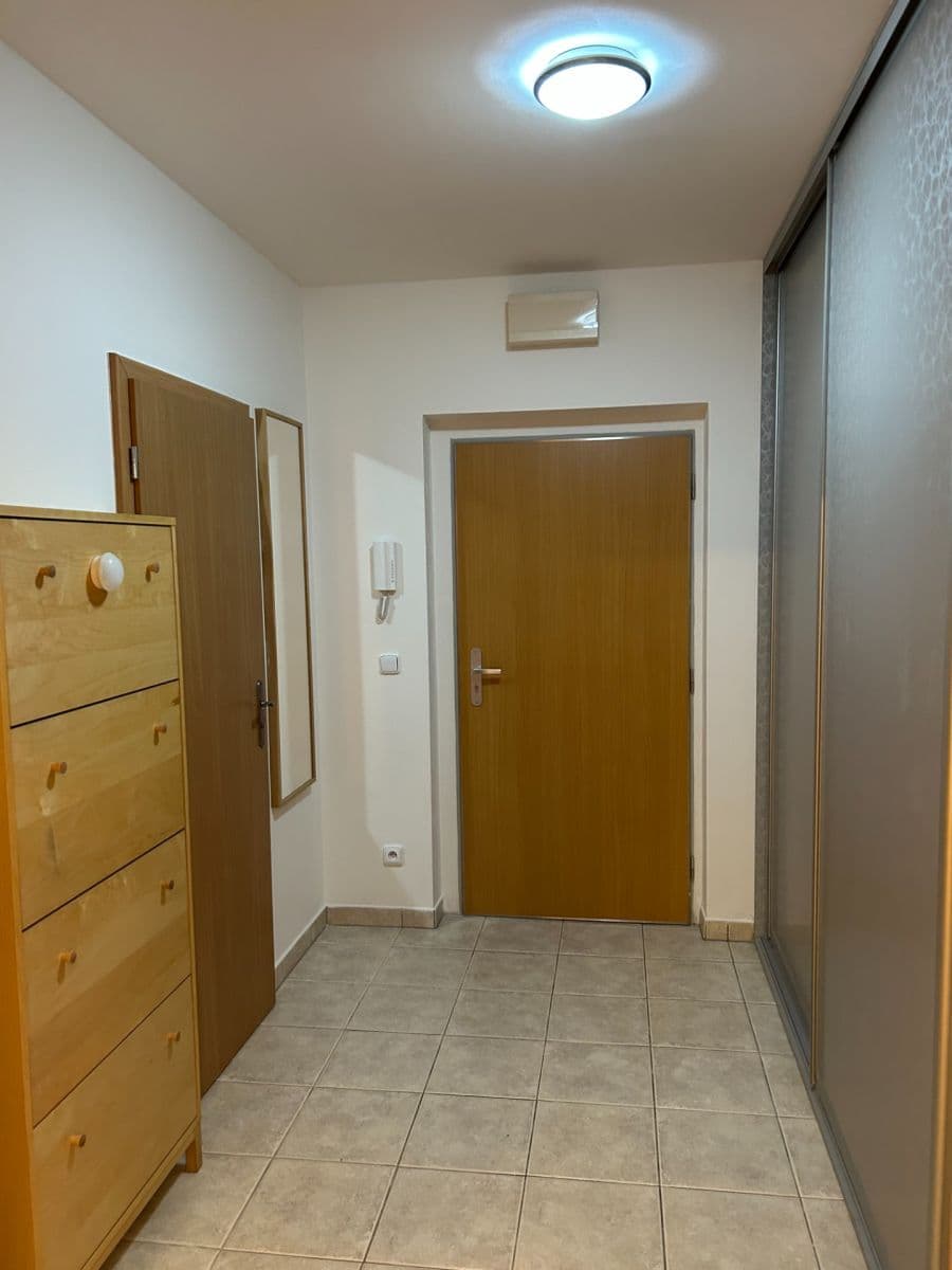 Prenájom bytu 1-izbový 35 m², Kudrnova, Praha, Praha Prenájom bytu 1-izbový 35 m², Kudrnova, Praha, Praha