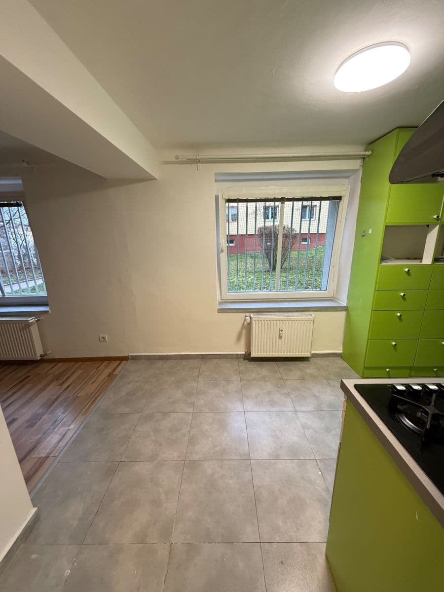 Prenájom bytu 2-izbový 39 m², Rabasova, Slaný, Středočeský kraj Prenájom bytu 2-izbový 39 m², Rabasova, Slaný, Středočeský kraj