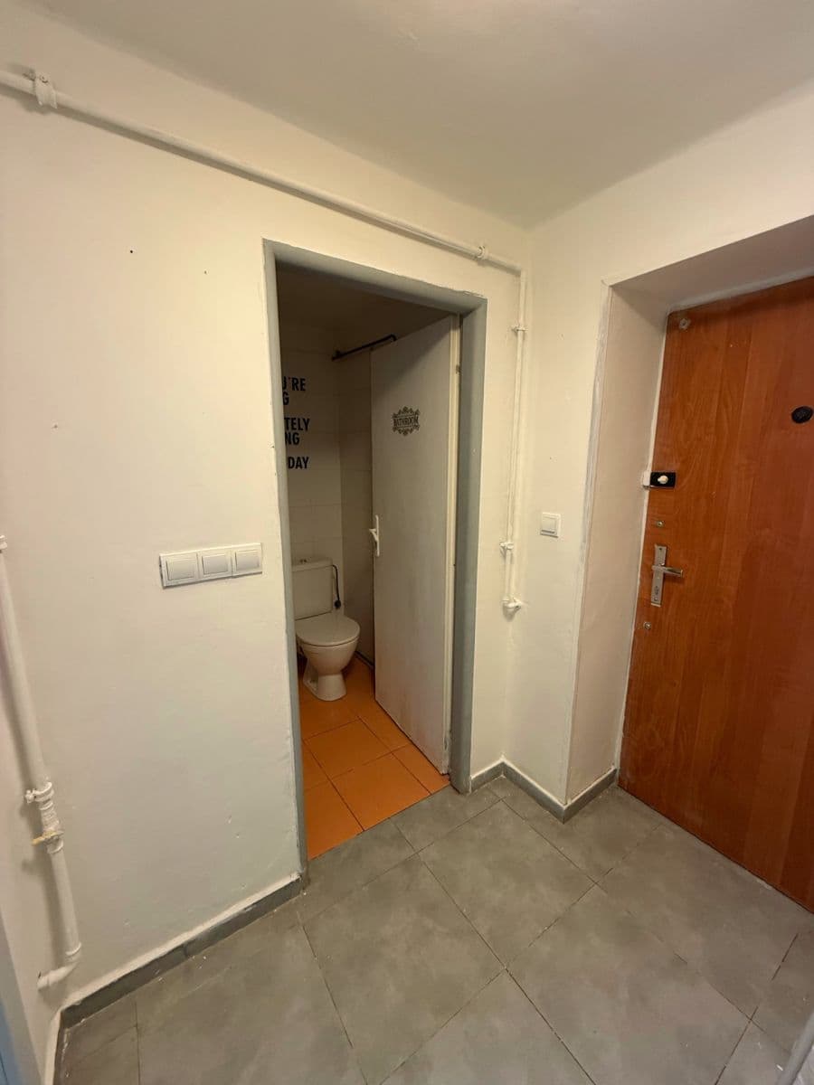 Prenájom bytu 2-izbový 39 m², Rabasova, Slaný, Středočeský kraj Prenájom bytu 2-izbový 39 m², Rabasova, Slaný, Středočeský kraj