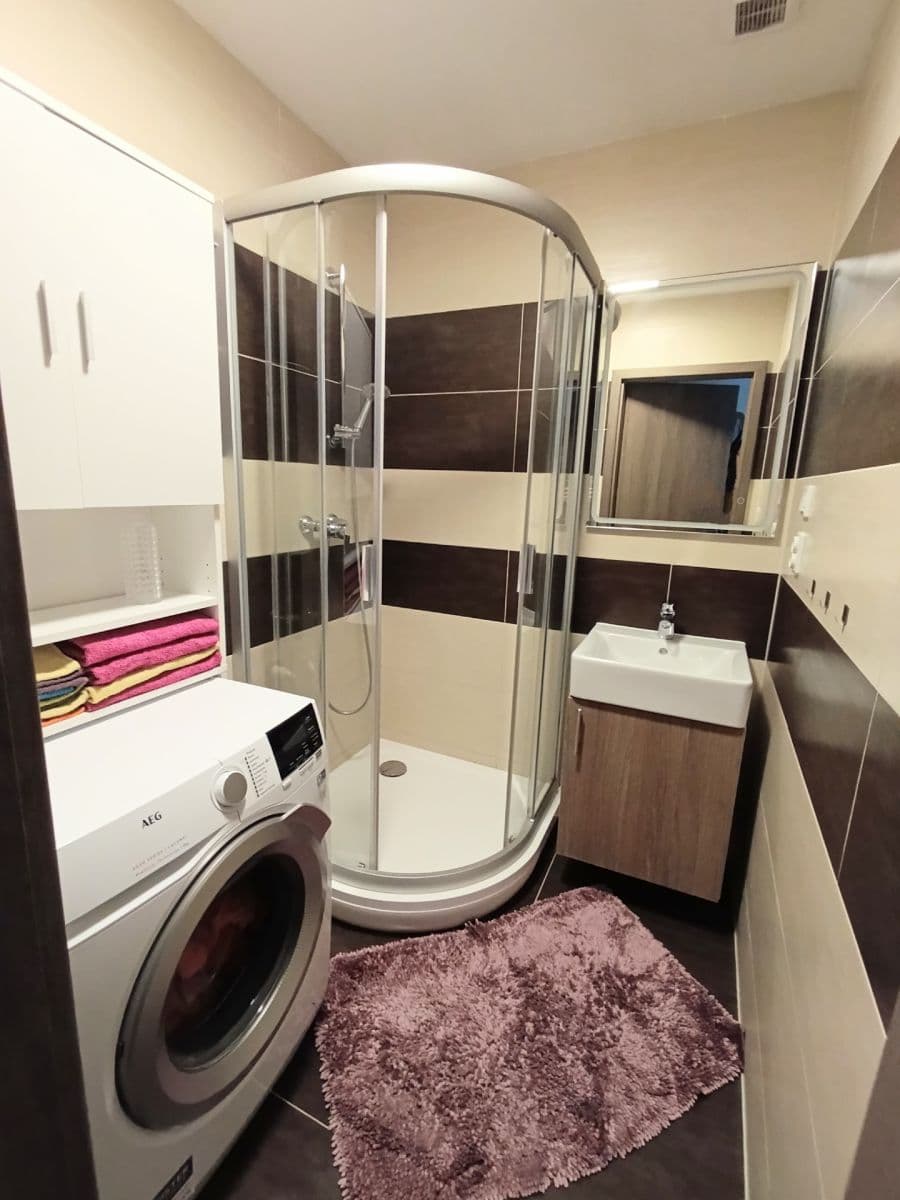 Prenájom bytu 2-izbový 61 m², Teyschlova, Brno, Jihomoravský kraj Prenájom bytu 2-izbový 61 m², Teyschlova, Brno, Jihomoravský kraj