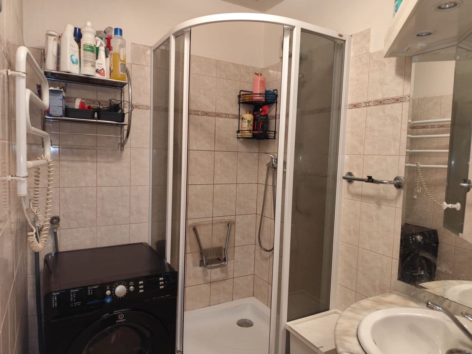 Predaj bytu 4-izbový 80 m², Kpt. Jaroše, Teplice, Ústecký kraj Predaj bytu 4-izbový 80 m², Kpt. Jaroše, Teplice, Ústecký kraj