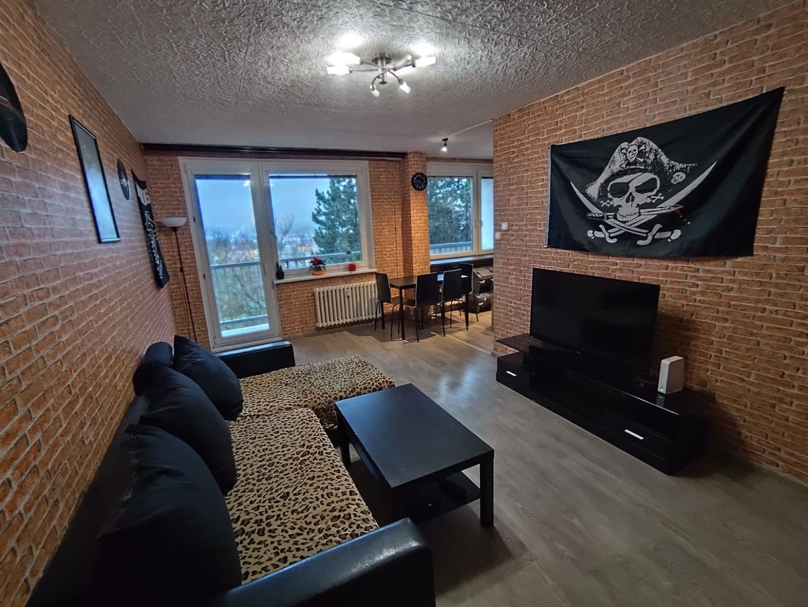 Predaj bytu 4-izbový 80 m², Kpt. Jaroše, Teplice, Ústecký kraj Predaj bytu 4-izbový 80 m², Kpt. Jaroše, Teplice, Ústecký kraj