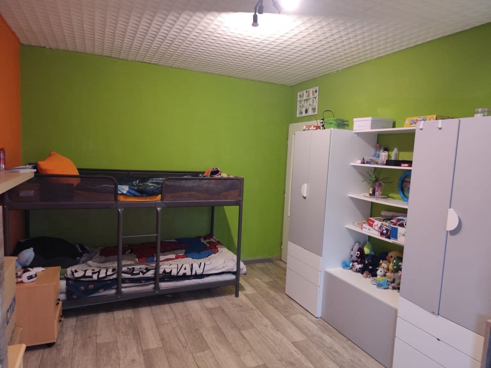 Predaj bytu 4-izbový 80 m², Kpt. Jaroše, Teplice, Ústecký kraj Predaj bytu 4-izbový 80 m², Kpt. Jaroše, Teplice, Ústecký kraj