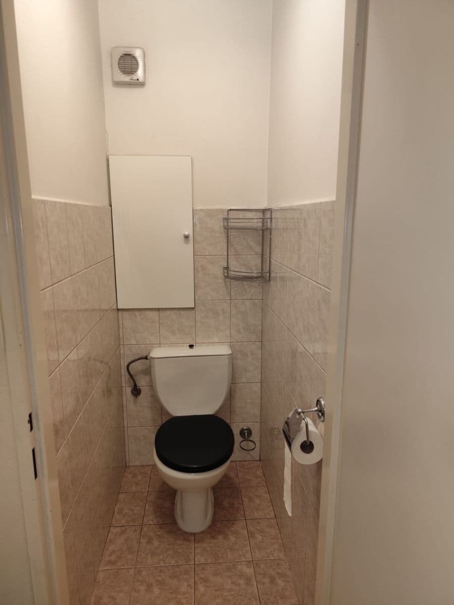 Predaj bytu 4-izbový 80 m², Kpt. Jaroše, Teplice, Ústecký kraj Predaj bytu 4-izbový 80 m², Kpt. Jaroše, Teplice, Ústecký kraj