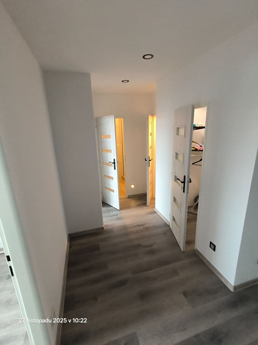 Prenájom bytu 3-izbový 68 m², Litvínovská, Praha, Praha Prenájom bytu 3-izbový 68 m², Litvínovská, Praha, Praha