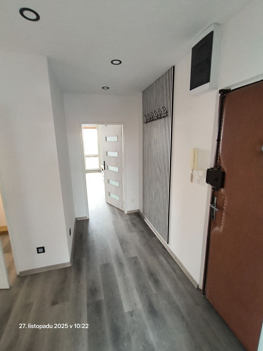 Prenájom bytu 3-izbový 68 m², Litvínovská, Praha, Praha Prenájom bytu 3-izbový 68 m², Litvínovská, Praha, Praha