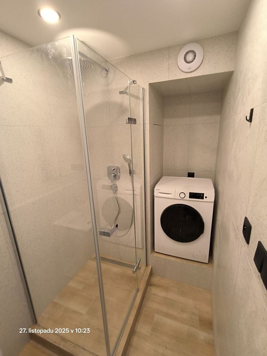 Prenájom bytu 3-izbový 68 m², Litvínovská, Praha, Praha Prenájom bytu 3-izbový 68 m², Litvínovská, Praha, Praha