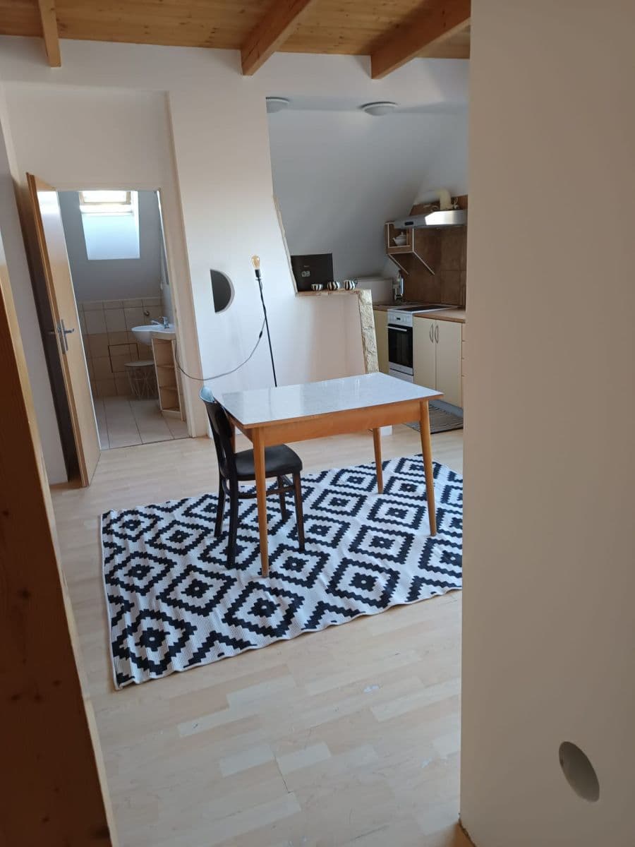 Prenájom bytu 2-izbový 60 m², Stankovského, Čelákovice, Středočeský kraj Prenájom bytu 2-izbový 60 m², Stankovského, Čelákovice, Středočeský kraj