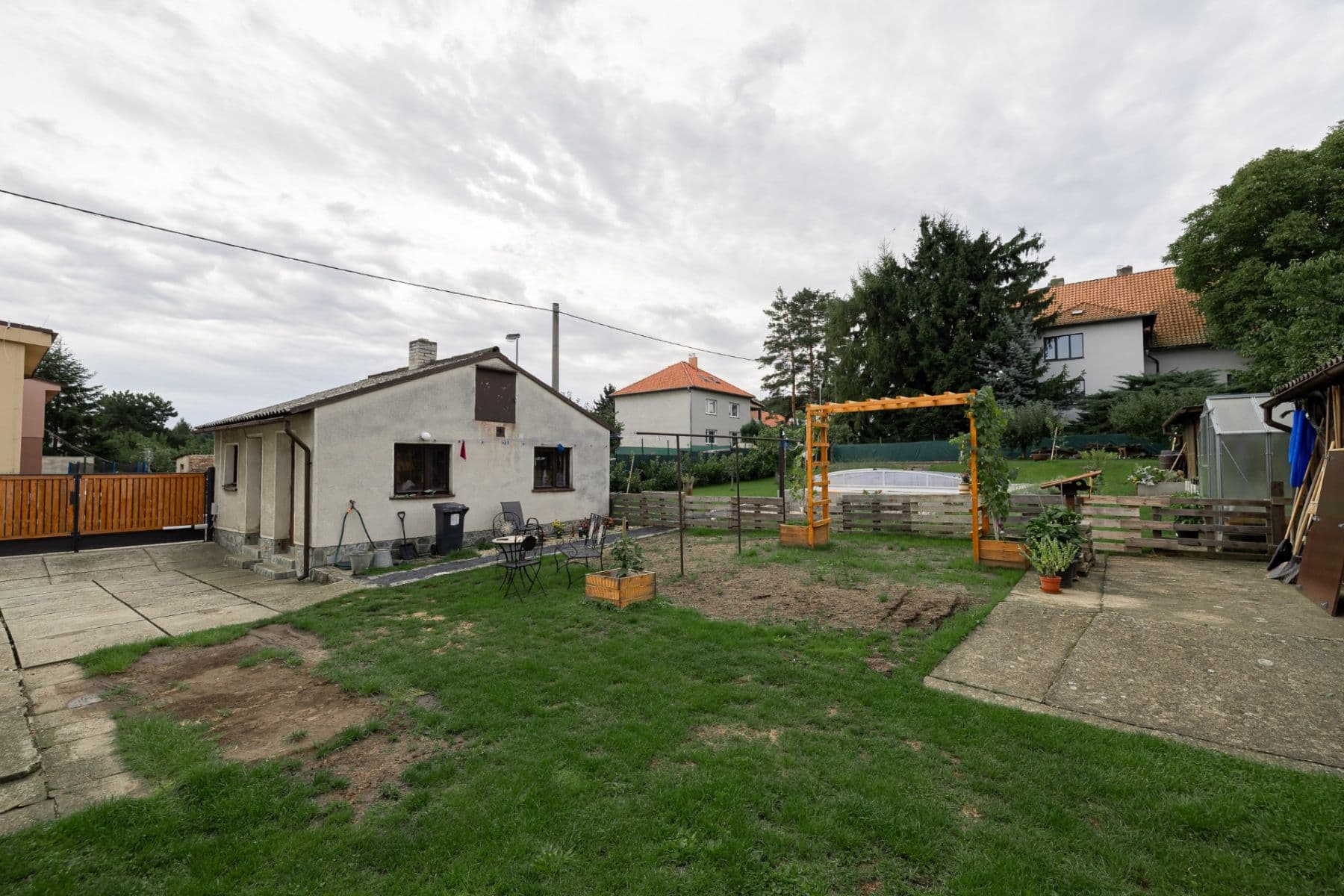 Predaj domu 183 m², pozemek 1.059 m², Na Křížku, Měšice, Středočeský kraj Predaj domu 183 m², pozemek 1.059 m², Na Křížku, Měšice, Středočeský kraj