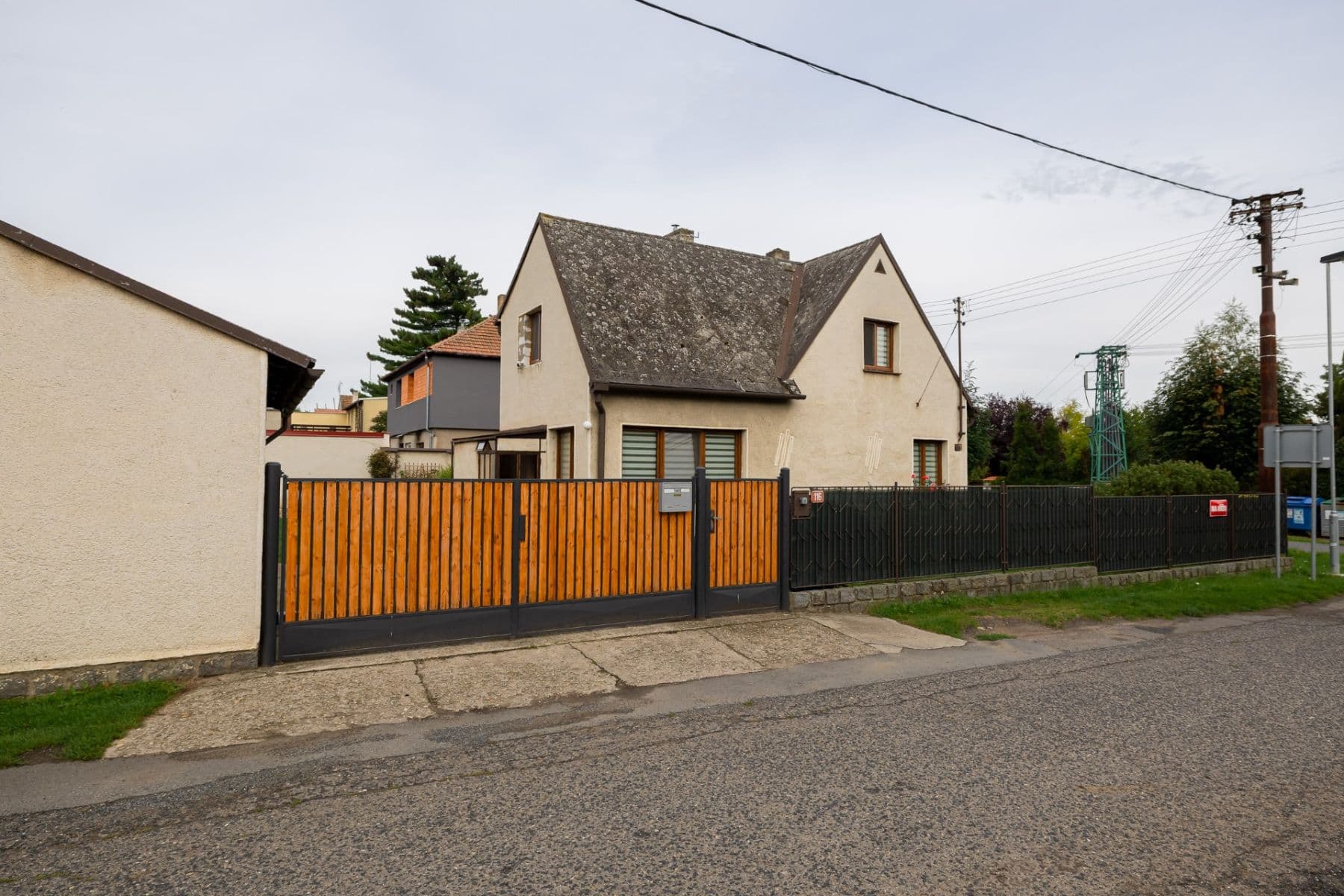 Predaj domu 183 m², pozemek 1.059 m², Na Křížku, Měšice, Středočeský kraj Predaj domu 183 m², pozemek 1.059 m², Na Křížku, Měšice, Středočeský kraj