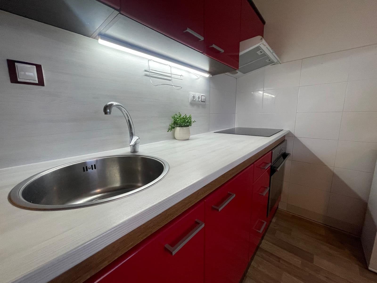 Prenájom bytu 1-izbový 40 m², Teyschlova, Brno, Jihomoravský kraj Prenájom bytu 1-izbový 40 m², Teyschlova, Brno, Jihomoravský kraj