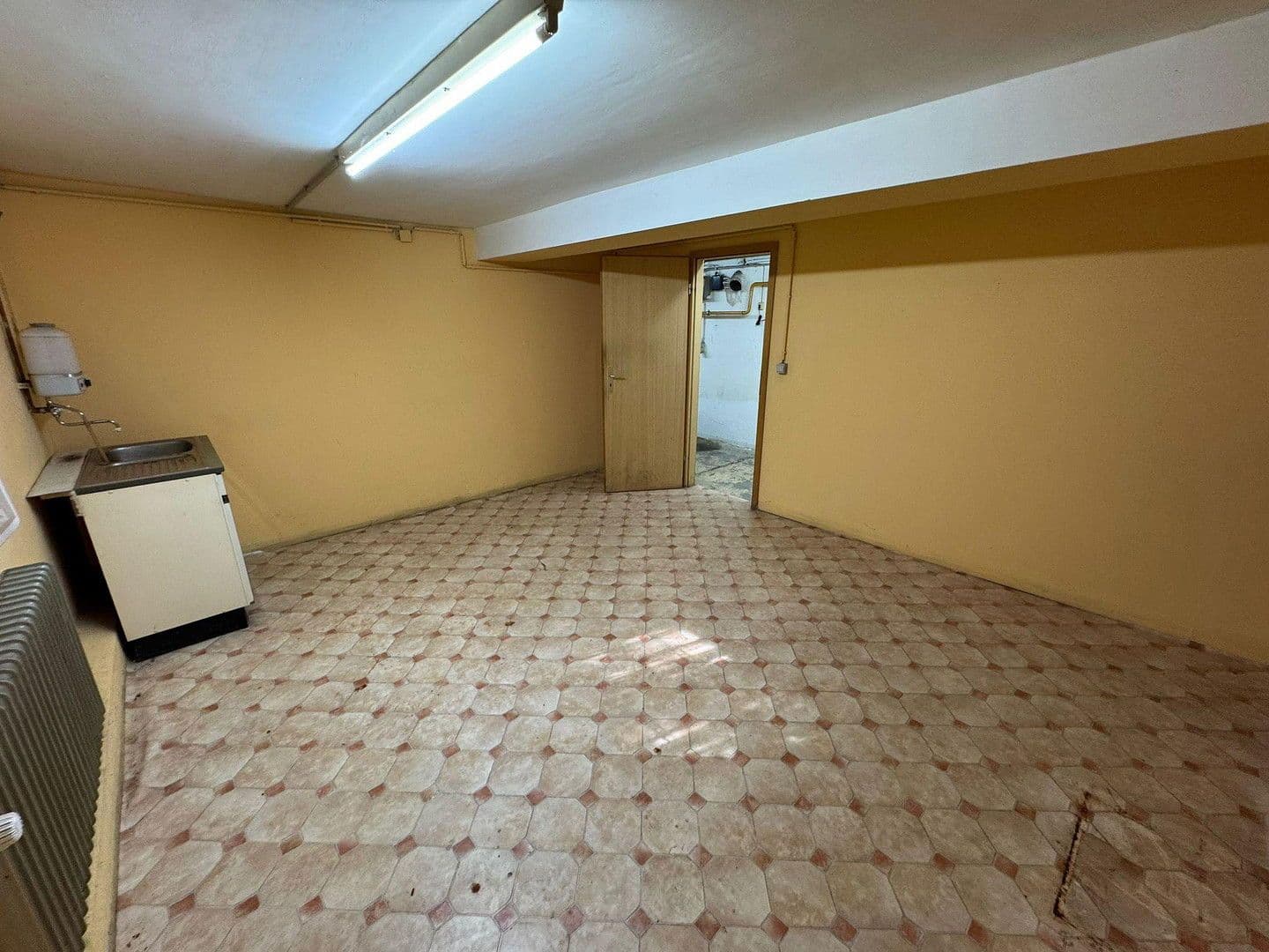 Predaj nebytového priestoru 600 m², Solingen, Severné Porýnie - Westfálsko Predaj nebytového priestoru 600 m², Solingen, Severné Porýnie - Westfálsko