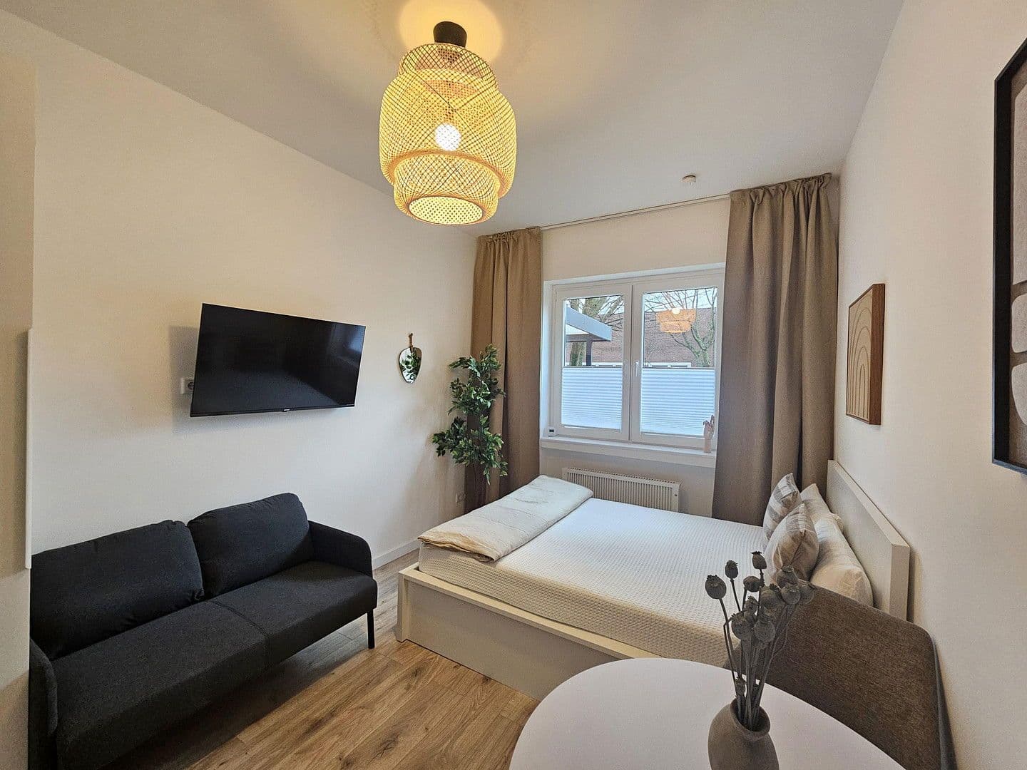 Prenájom bytu 1-izbový 20 m², Sonnenstr. 36a, Düsseldorf, Severné Porýnie - Westfálsko Prenájom bytu 1-izbový 20 m², Sonnenstr. 36a, Düsseldorf, Severné Porýnie - Westfálsko