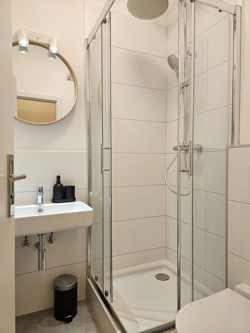 Prenájom bytu 1-izbový 20 m², Sonnenstr. 36a, Düsseldorf, Severné Porýnie - Westfálsko Prenájom bytu 1-izbový 20 m², Sonnenstr. 36a, Düsseldorf, Severné Porýnie - Westfálsko