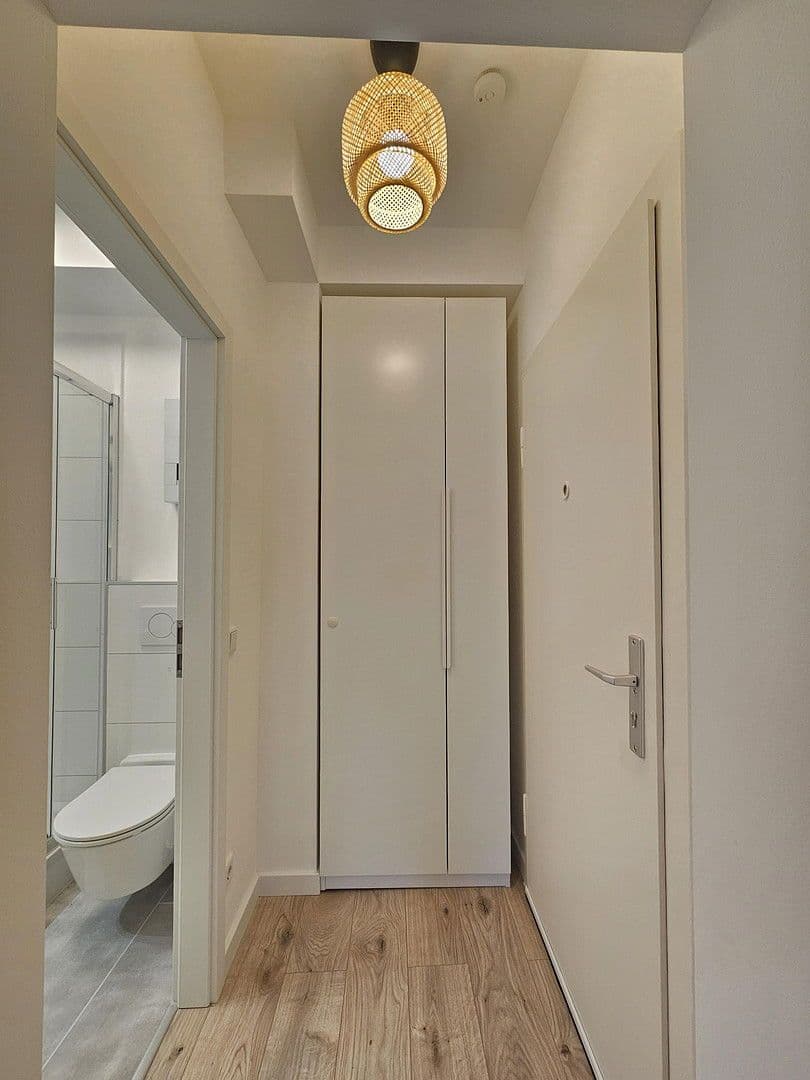 Prenájom bytu 1-izbový 20 m², Sonnenstr. 36a, Düsseldorf, Severné Porýnie - Westfálsko Prenájom bytu 1-izbový 20 m², Sonnenstr. 36a, Düsseldorf, Severné Porýnie - Westfálsko