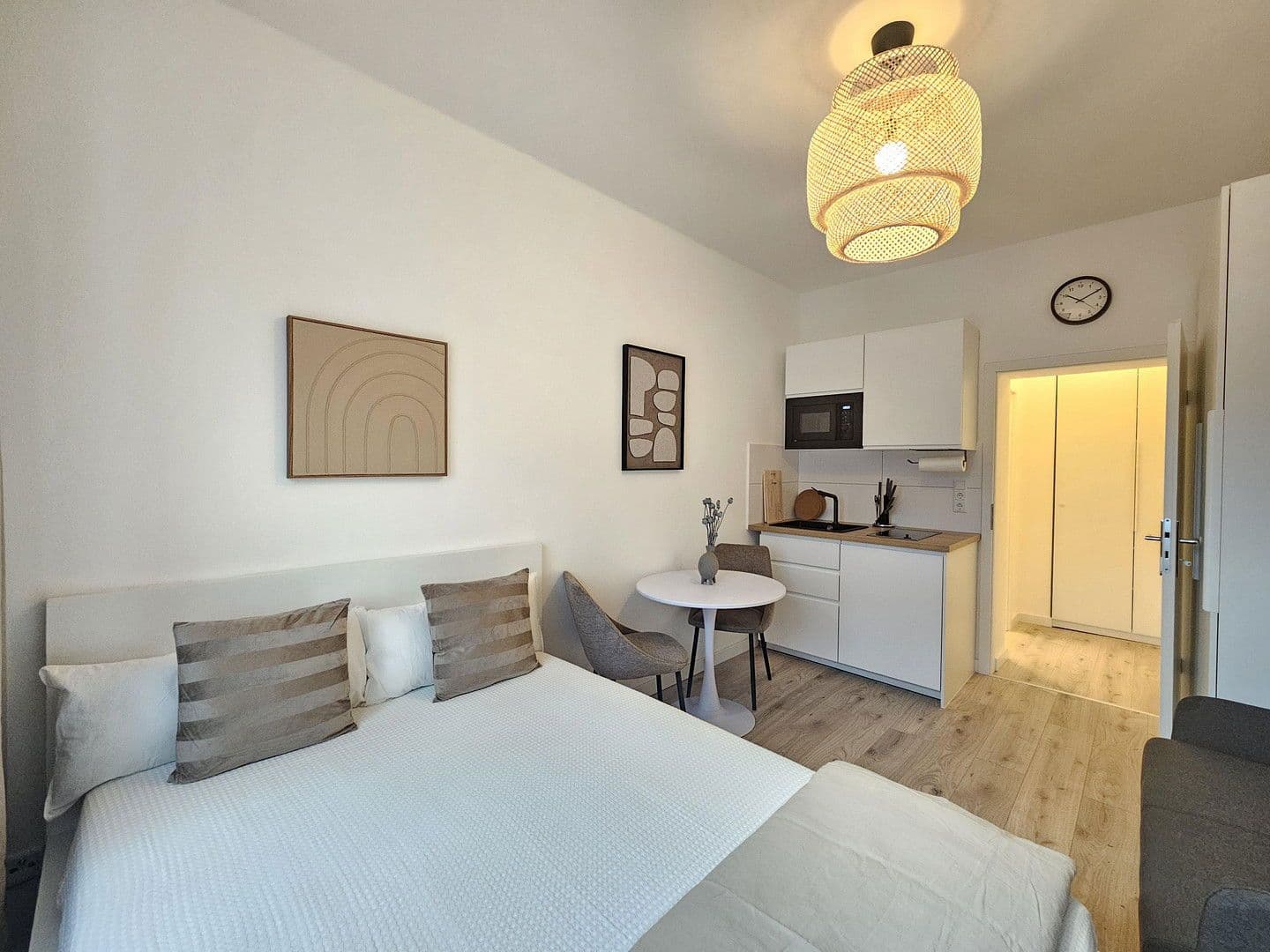 Prenájom bytu 1-izbový 20 m², Sonnenstr. 36a, Düsseldorf, Severné Porýnie - Westfálsko Prenájom bytu 1-izbový 20 m², Sonnenstr. 36a, Düsseldorf, Severné Porýnie - Westfálsko