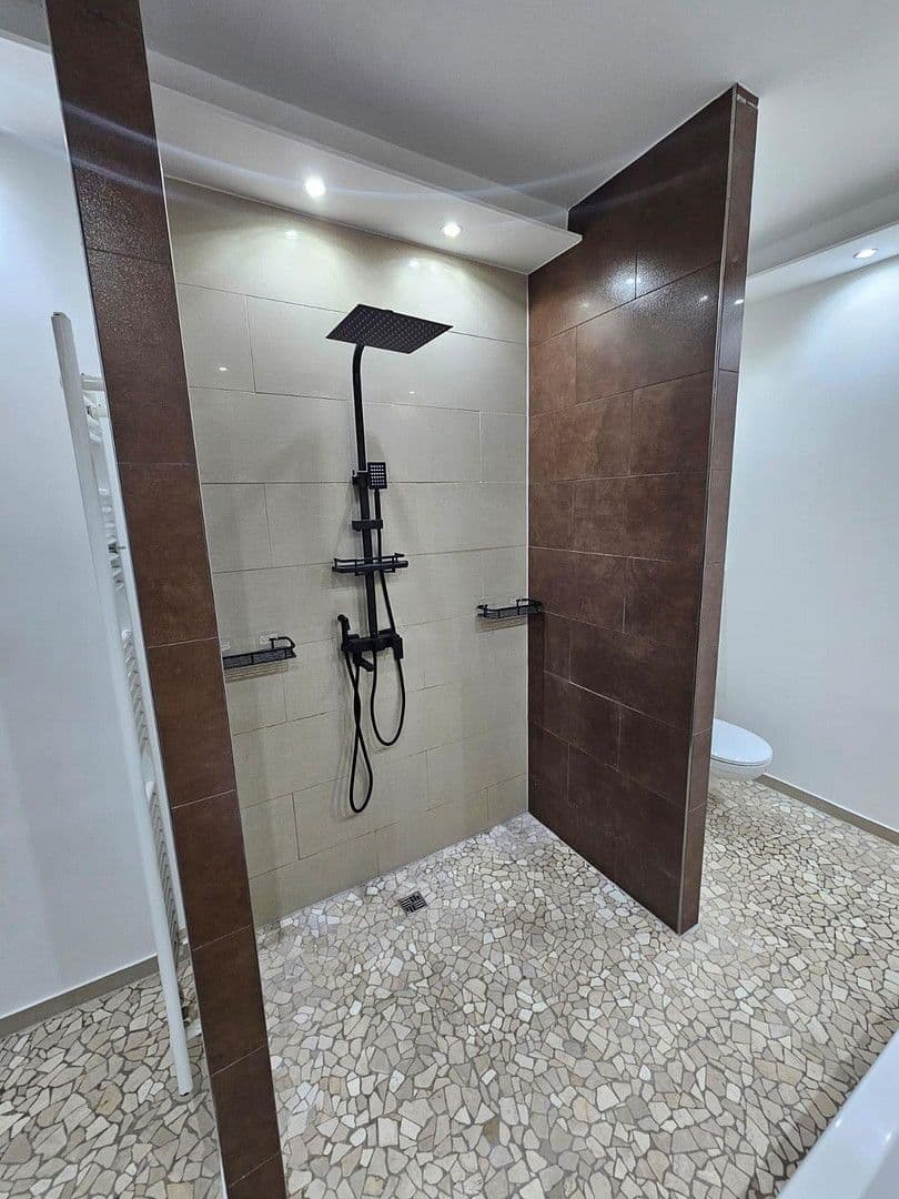 Prenájom bytu 4-izbový 107 m², Sielower Str. 55, Cottbus, Brandenbursko Prenájom bytu 4-izbový 107 m², Sielower Str. 55, Cottbus, Brandenbursko