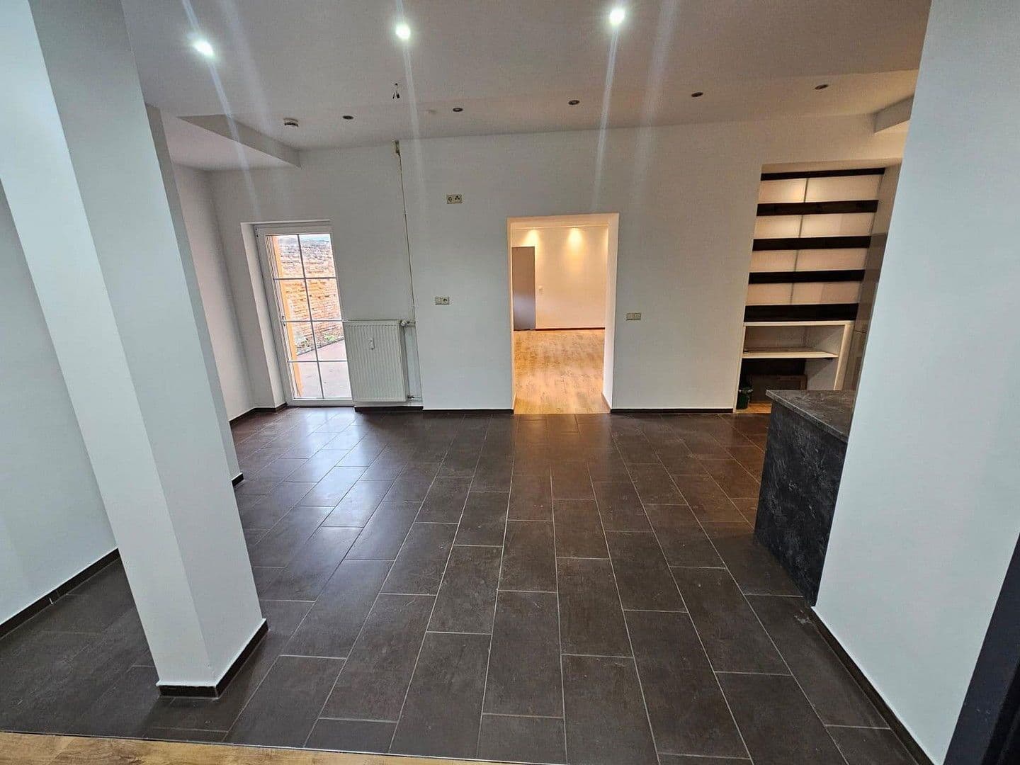 Prenájom bytu 4-izbový 107 m², Sielower Str. 55, Cottbus, Brandenbursko Prenájom bytu 4-izbový 107 m², Sielower Str. 55, Cottbus, Brandenbursko