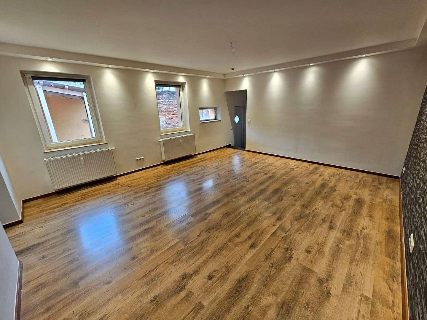 Prenájom bytu 4-izbový 107 m², Sielower Str. 55, Cottbus, Brandenbursko Prenájom bytu 4-izbový 107 m², Sielower Str. 55, Cottbus, Brandenbursko